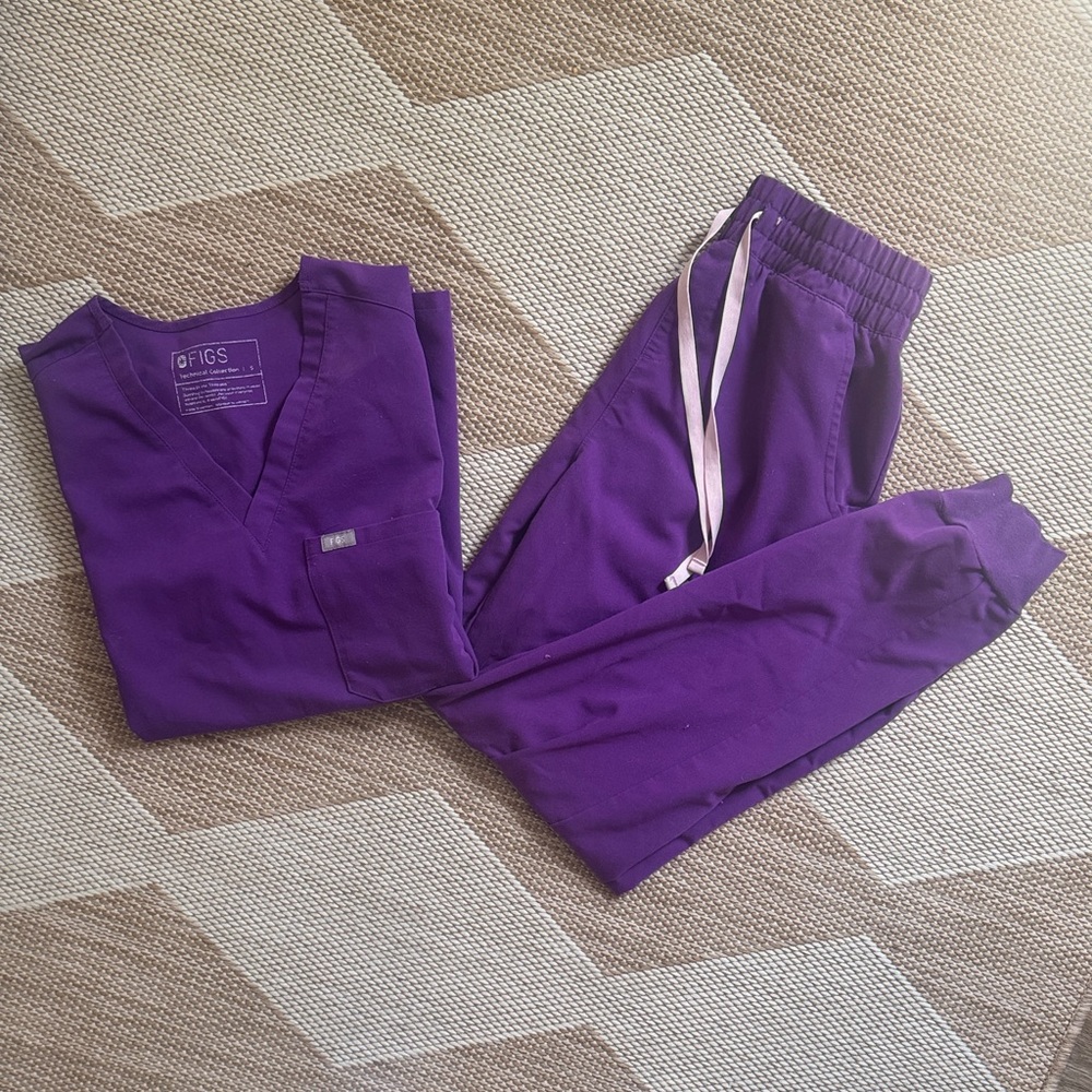 FIGS Purple Scrub Set